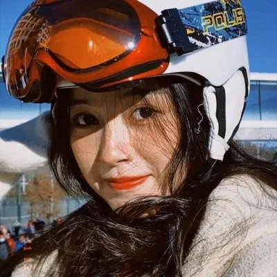 拿针的女孩