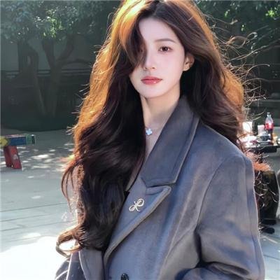 八个拔河女